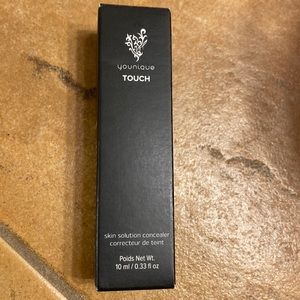 Younique Touch Skin Solution Concealer